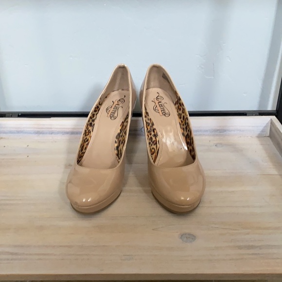 Unlisted by Kenneth Cole Nude Heels size 8.5 - Picture 2 of 7